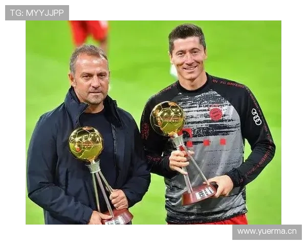 莱万多夫斯基与同期前锋关键比赛表现对比:谁更具决定性