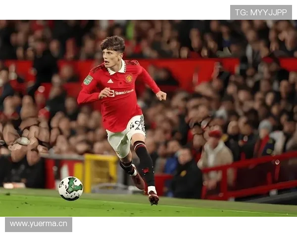 曼联转会策略成效争议,俱乐部后续操作将影响赛季走势 曼联转会策略成效争议,俱乐部后续操作将影响赛季走势