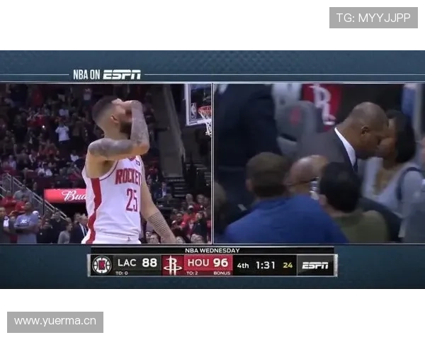 管晨辰今天居然穿得像要去派对，还真没想到篮球手能这么随性！